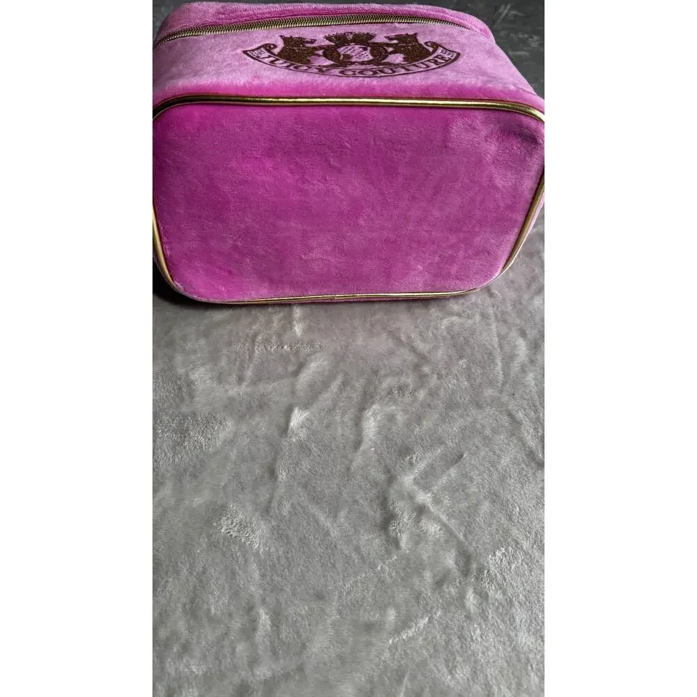 Juicy Couture NEW Pink Velvet Travel Toiletry Cosmetic Bag Bottle Gold Logo Zip